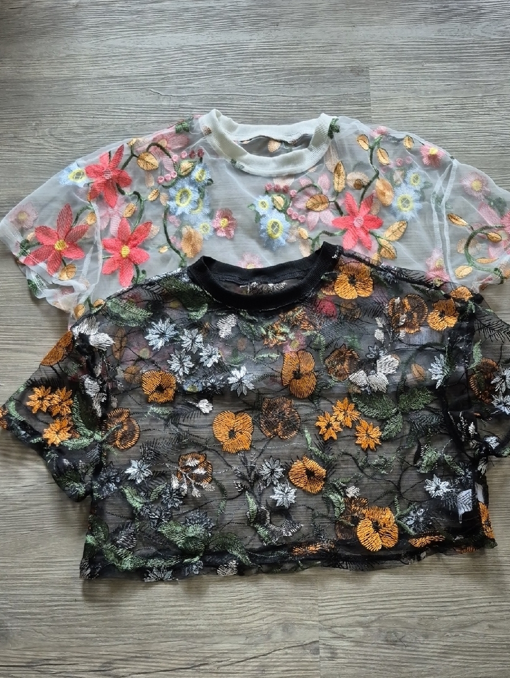 Sheer Floral Embroidered Mesh Crop Top - Black/White